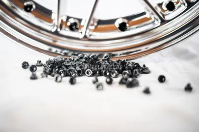 ratlankis-hart-hr83-r18x10j-5x114-3-5x120-et15-cb-74-1-chrome-with-black-rivets-94952.jpg